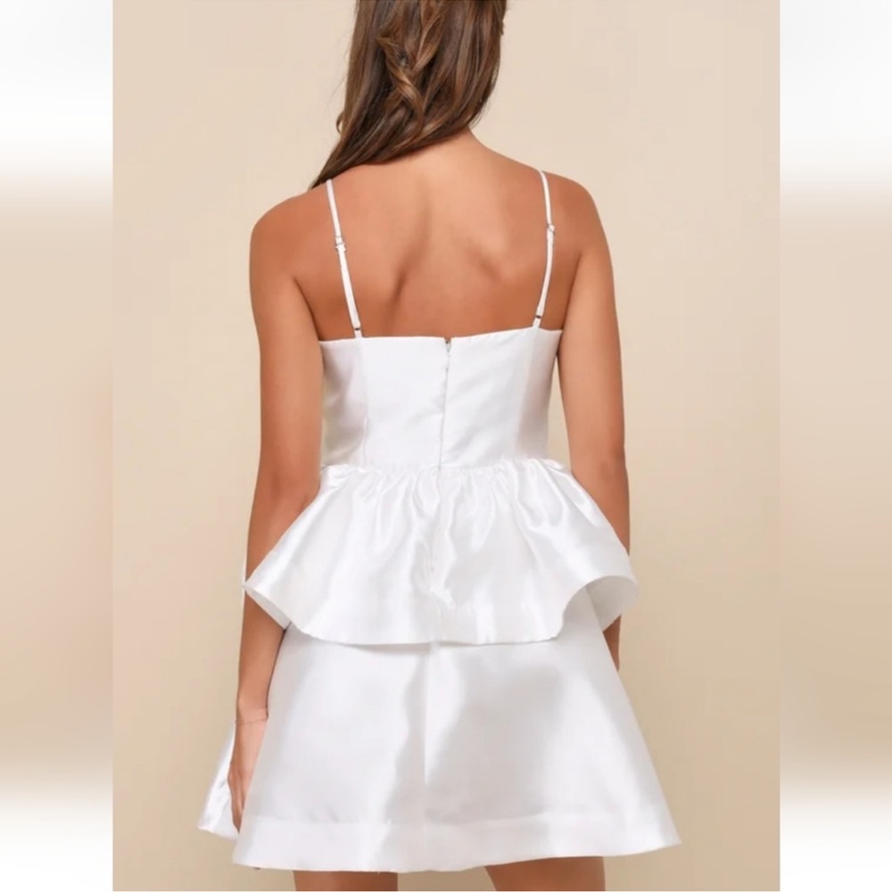 Lulus Bubbly Charm NWT size Medium White Taffeta Tiered Ruffled Mini Dress‎ - Picture 2 of 14